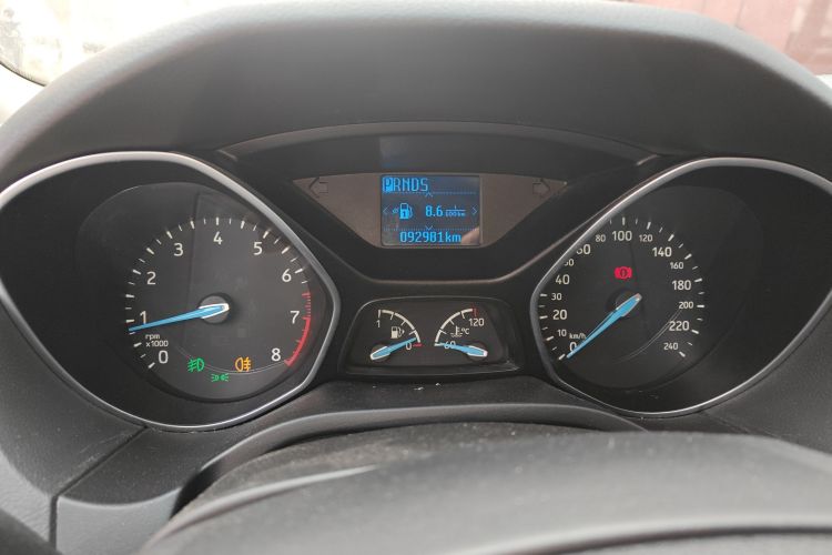 福特 福克斯 2015款 两厢 EcoBoost 125 自动超能风尚型中控内饰14