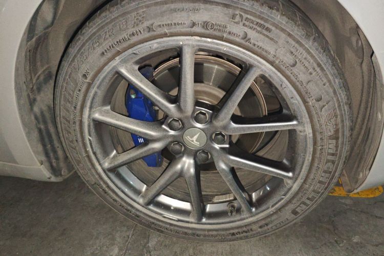 特斯拉 Model 3 2020款 标准续航后驱升级版车身外观10