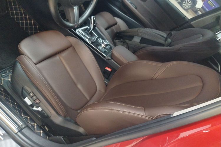 宝马1系 2021款 120i M运动曜夜版中控内饰19