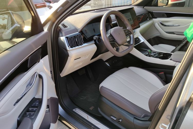 比亚迪 宋PLUS新能源 2025款 DM-i 智驾版 160KM 旗舰型中控内饰20