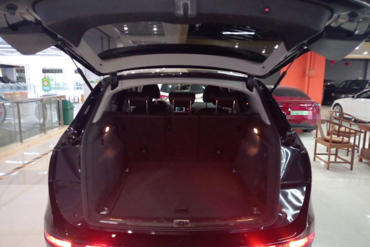 奥迪Q5 2017款 Plus 40 TFSI 进取型机舱底盘23