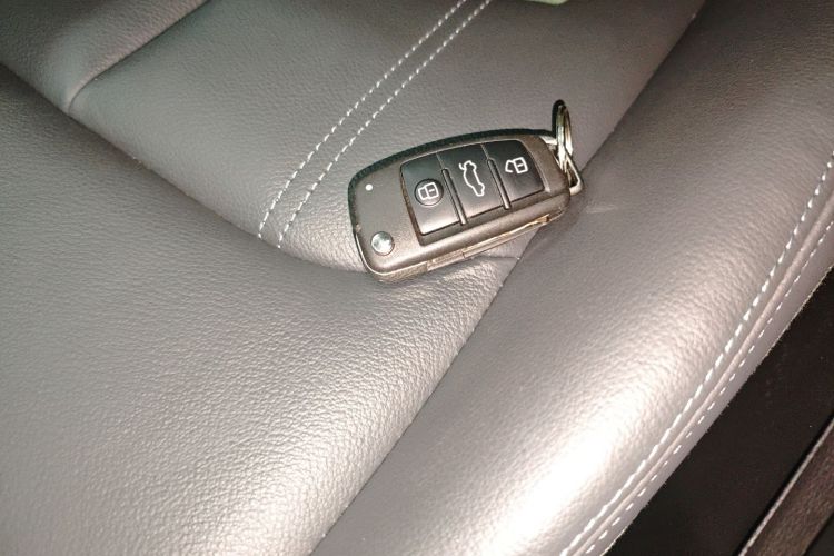 奥迪Q2L 2024款 35TFSI 时尚致雅型中控内饰11