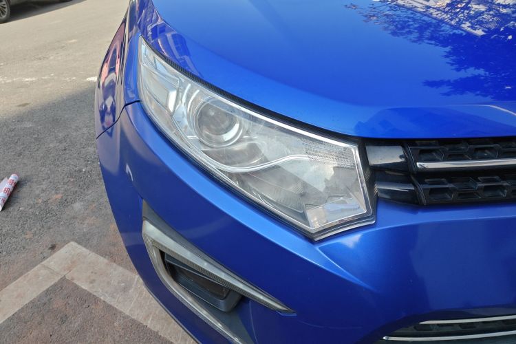 江铃 驭胜S330 2016款 1.5L GTDi 自动四驱旗舰版车身外观8