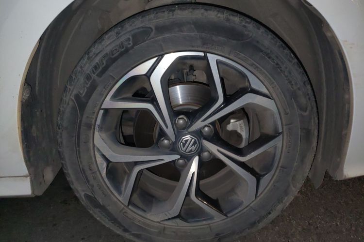 名爵 MG5 2021款 改款 180DVVT CVT青春豪华版车身外观10