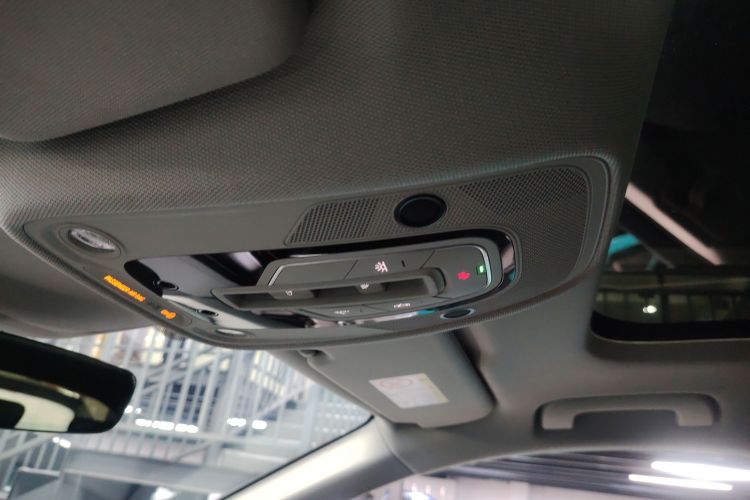 奥迪A6(进口) 2022款 Avant 先锋派 45 TFSI 臻选动感型中控内饰22