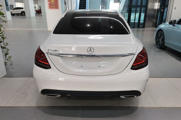 奔驰C级 2020款 C 260 L 运动版车身外观6