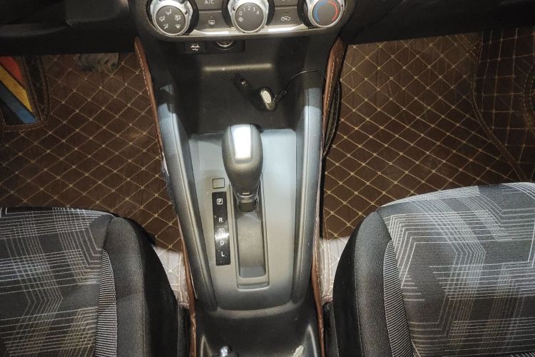 日产 劲客 2020款 1.5L XL CVT酷享版中控内饰18