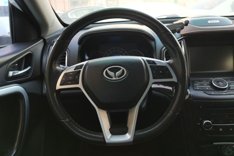 北汽幻速S6 2017款 1.5T CVT尊享型中控内饰13