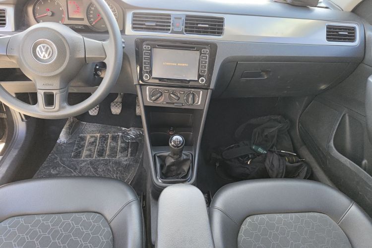 大众 桑塔纳 2015款 1.6L 手动舒适版中控内饰16