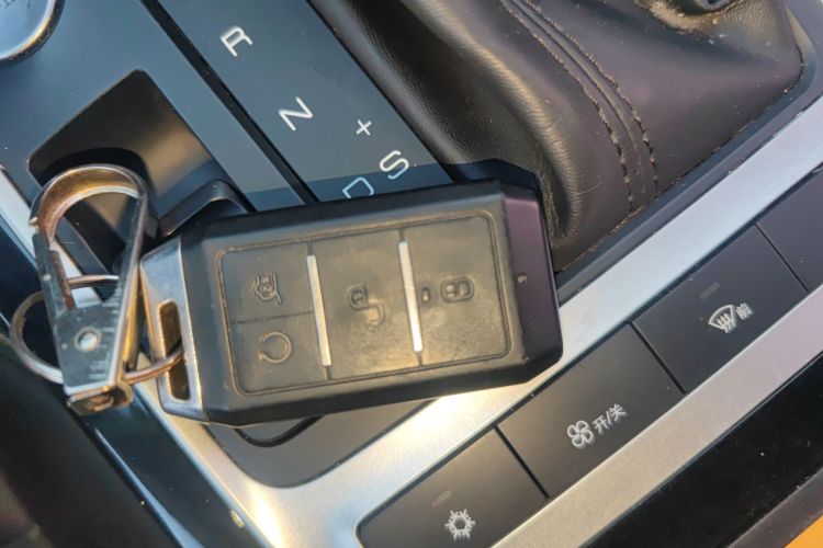 比亚迪 秦 2019款 1.5L 自动豪华型中控内饰11