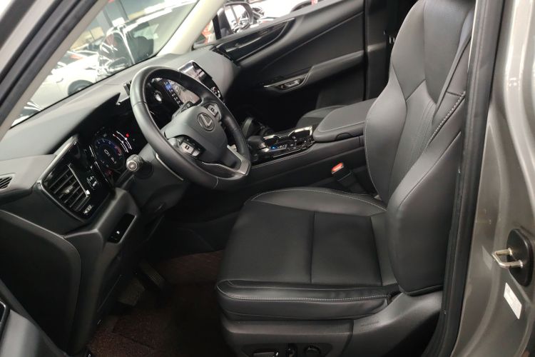 雷克萨斯NX 2022款 260 前驱 创悦版局部细节19