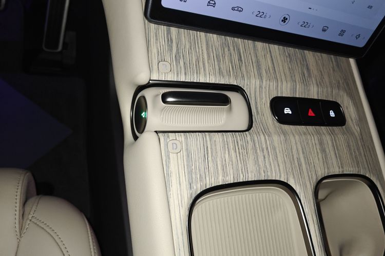 蔚来ET7 2024款 75kWh 行政版中控内饰18