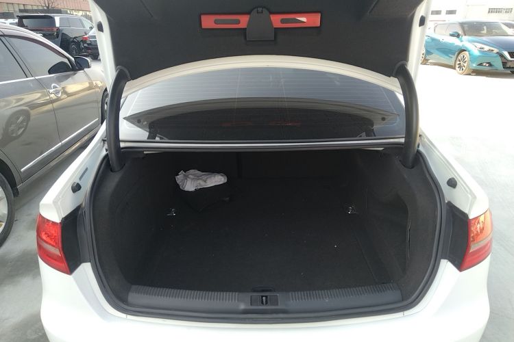 奥迪A4L 2015款 45 TFSI quattro个性运动型机舱底盘23