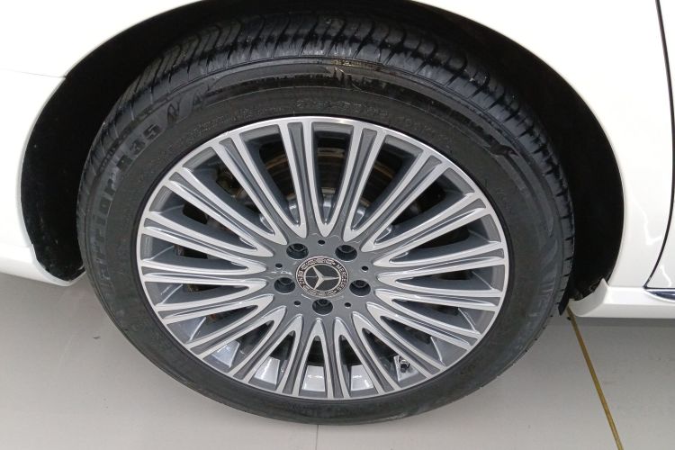 奔驰E级 2020款 E 300 L 豪华型车身外观56