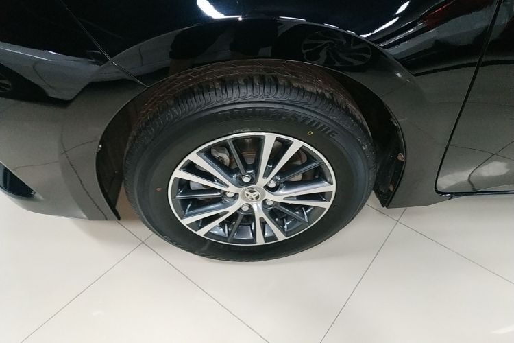 丰田 雷凌 2014款 1.6G CVT精英版车身外观35