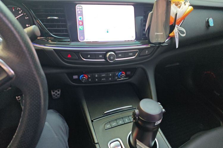 别克 君威 2020款 GS 28T 尊贵型中控内饰16