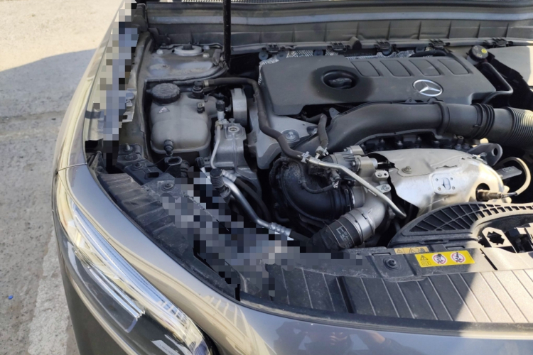 奔驰GLB 2023款 GLB 220 时尚型局部细节9006