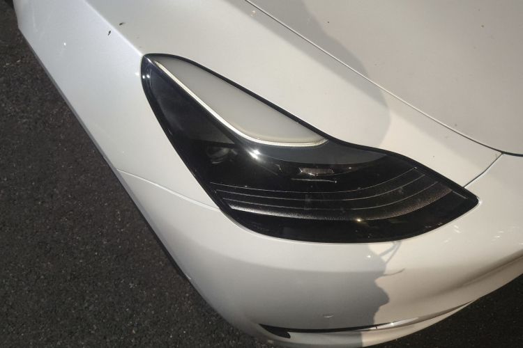 特斯拉 Model Y 2022款 改款 后轮驱动版车身外观8