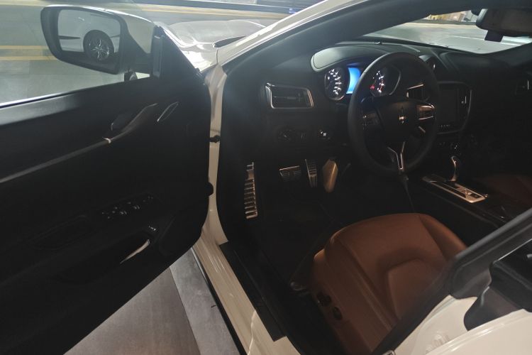 玛莎拉蒂 Ghibli 2014款 3.0T 标准版中控内饰7003