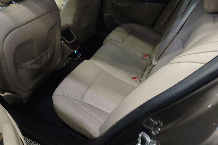 别克 君越 2013款 2.4L SIDI领先舒适型中控内饰21