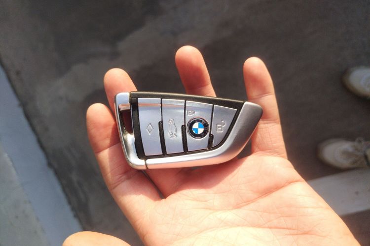 宝马5系 2019款 改款 525Li M运动套装中控内饰7001