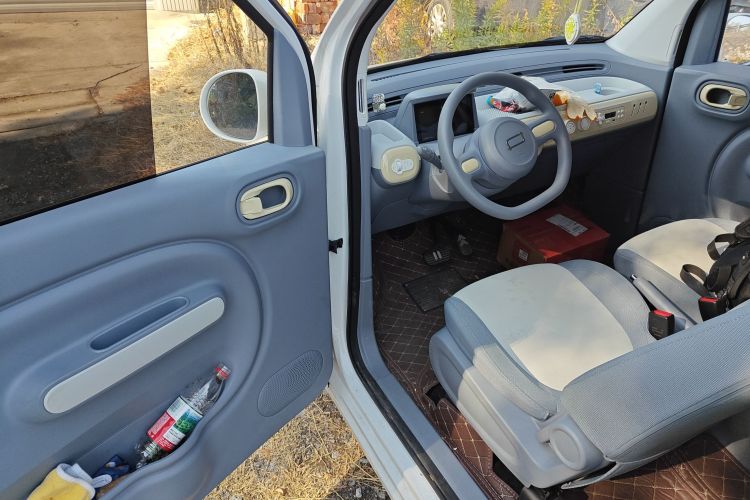 奔腾小马 2025款 222km 闪电马中控内饰20