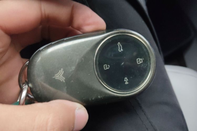 哪吒汽车 哪吒S 2022款 增程版 1160km 后驱中版中控内饰11