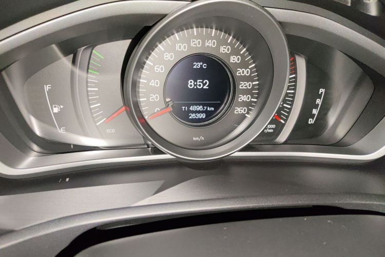 沃尔沃V40 2017款 T3 智逸版中控内饰15