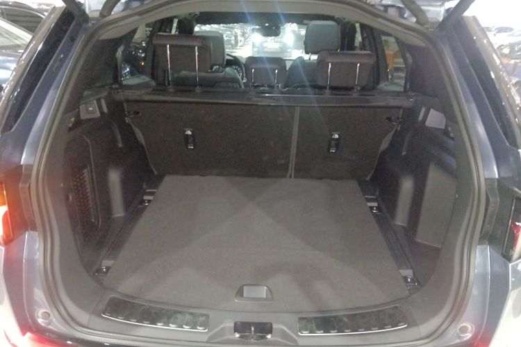 路虎 发现运动版 2022款 249PS R-Dynamic S 性能版 5座局部细节23