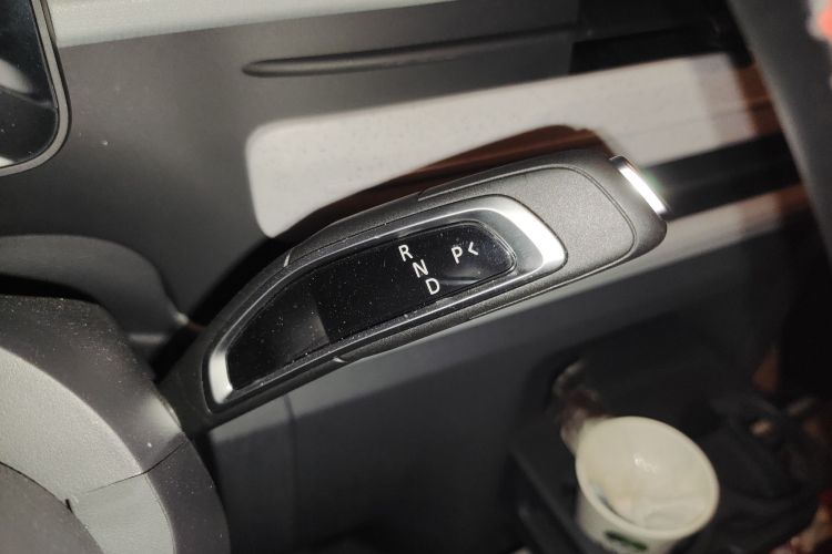 上汽大通MAXUS 大拿V1 2025款 低顶 多功能版 42kWh中控内饰18