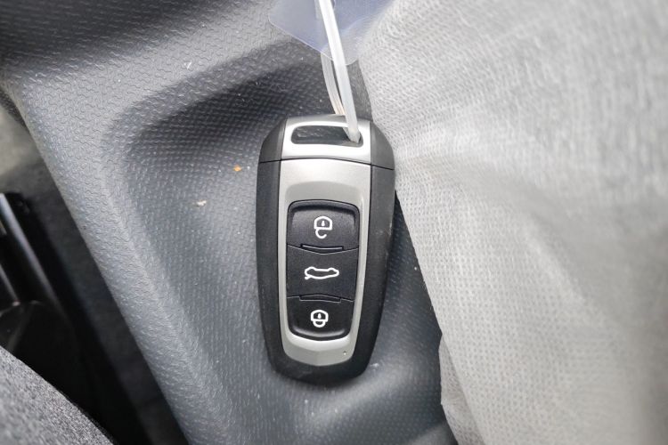 吉利银河 熊猫 2025款 210km 元气熊中控内饰11