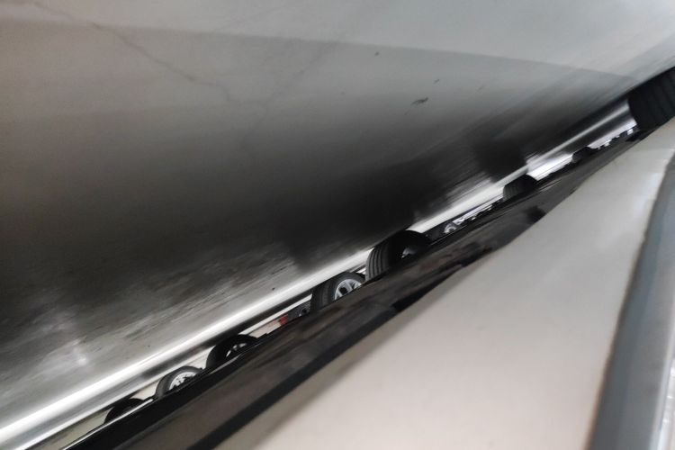 奔驰E级 2019款 改款 E 300 L 运动豪华型局部细节9002