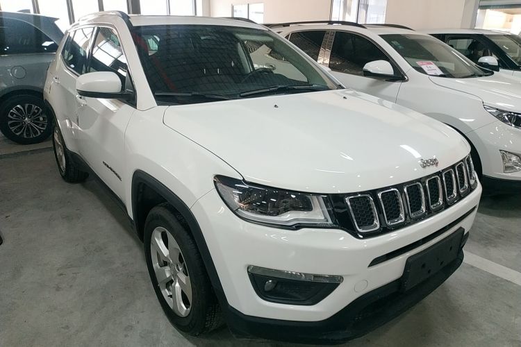 Jeep 指南者 2019款 200T 自动家享-互联大屏版车身外观3