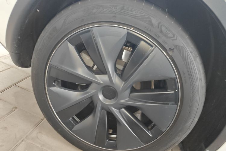 特斯拉 Model Y 2023款 后轮驱动版车身外观6003