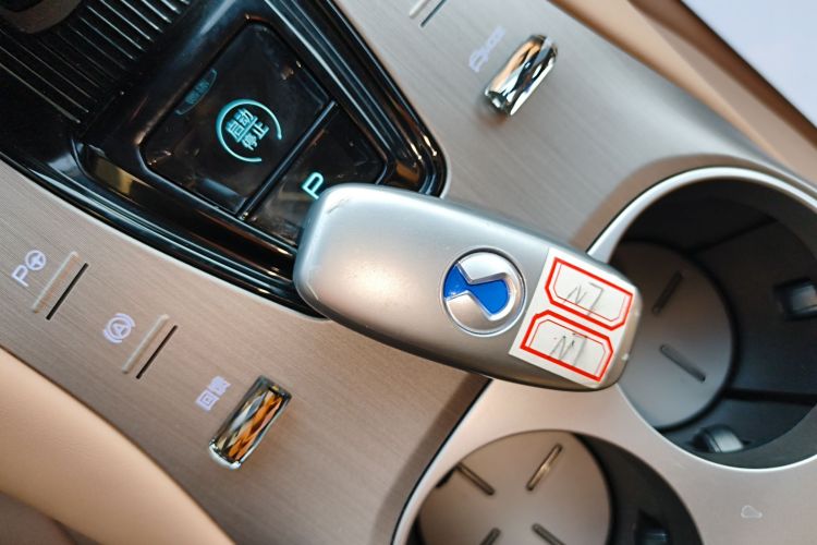 腾势N7 2024款 630 四驱智驾Max版中控内饰7001