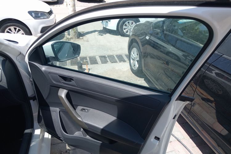 大众 桑塔纳 2016款 1.6L 手动风尚版中控内饰42