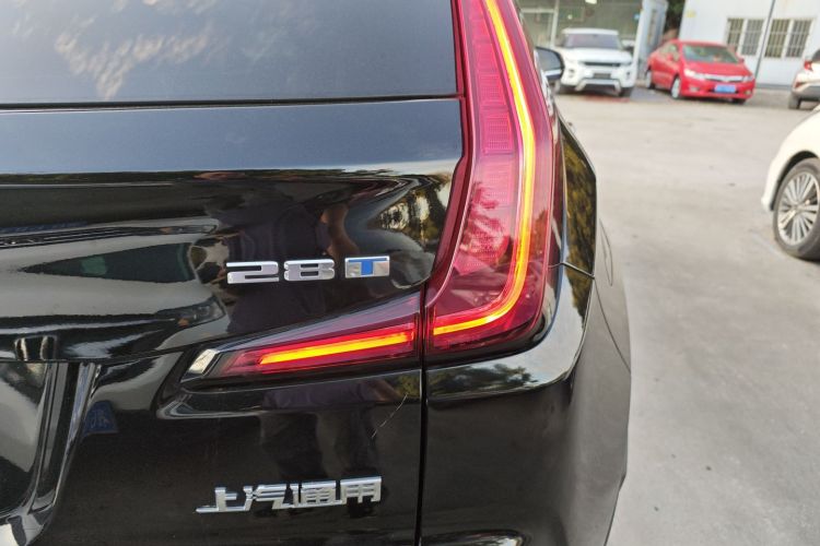 凯迪拉克XT4 2022款 28T 两驱风尚型车身外观9