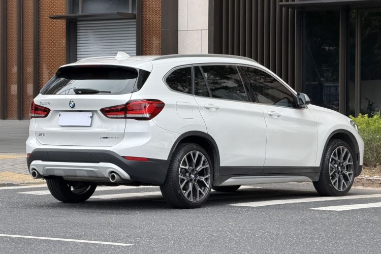 宝马X1 2022款 xDrive25Li 尊享型车身外观7