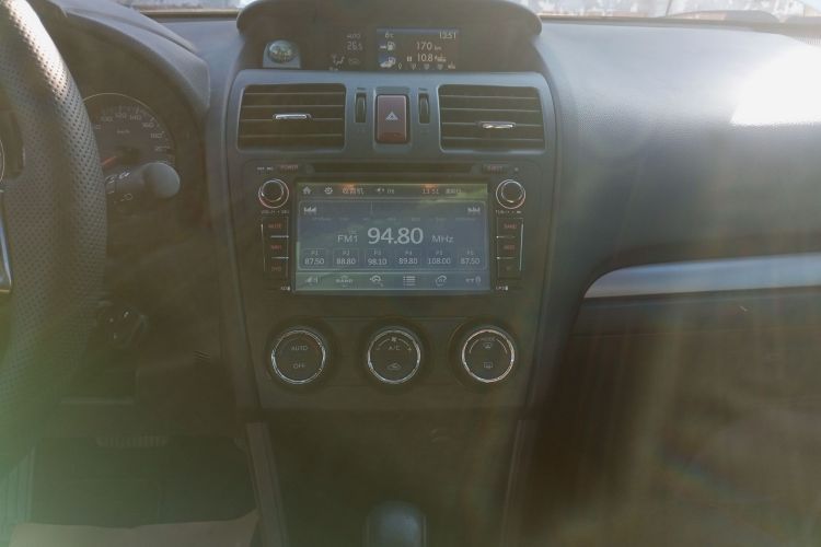 斯巴鲁XV 2012款 2.0i 精英版中控内饰16