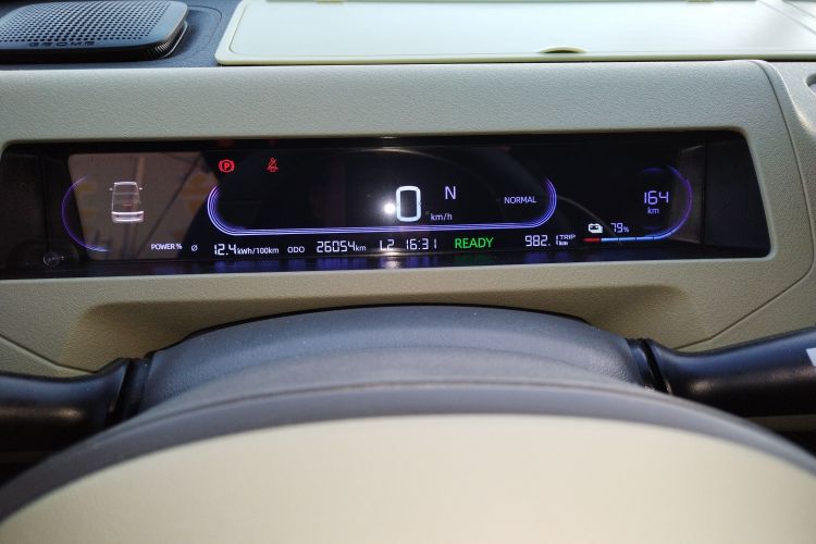 吉利银河 2024款 200km 熊猫骑士中控内饰14