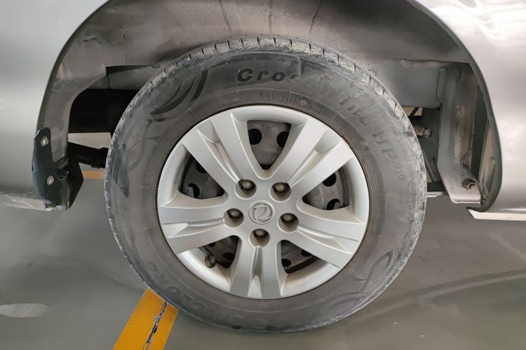 东风风行 菱智 2019款 M5L 1.6L 7座标准型 国VI车身外观6008