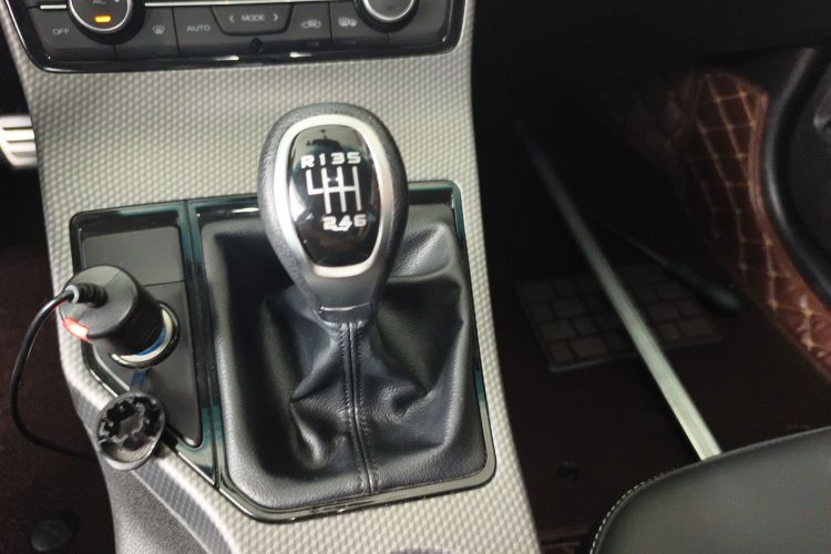 吉利汽车 帝豪GS 2016款 运动版 1.8L 手动领尚型中控内饰18