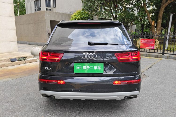 奥迪Q7 2019款 55 TFSI 技术型车身外观6