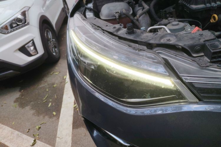 腾势X 2020款 PHEV旗舰版车身外观8