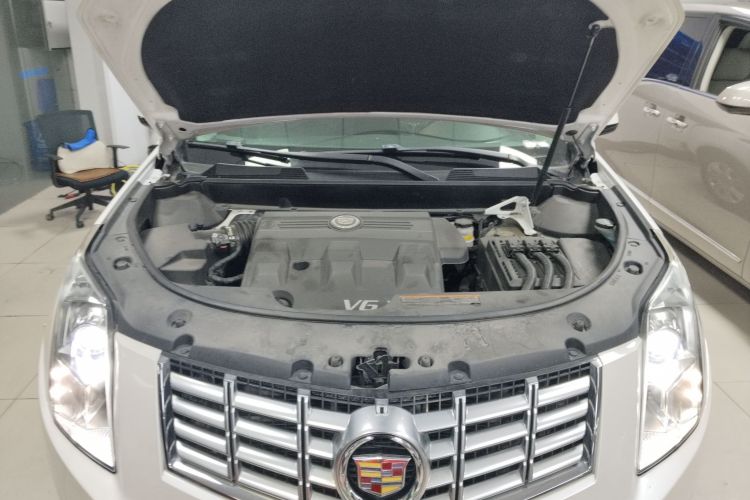 凯迪拉克SRX 2015款 3.0L 舒适型机舱底盘24