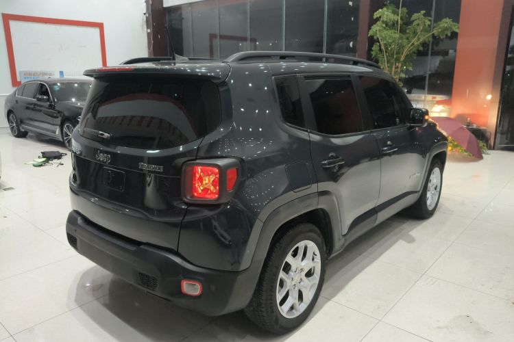 Jeep 自由侠 2017款 180T 自动高能版车身外观7