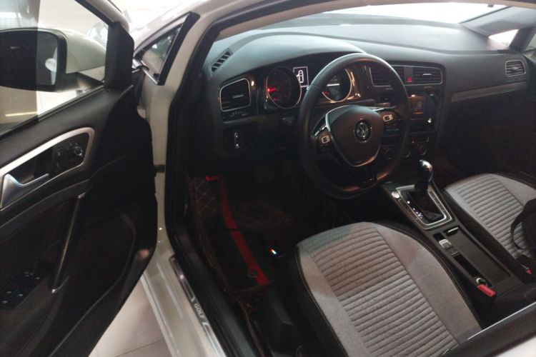 大众 高尔夫 2020款 挚爱版 200TSI DSG舒适型进取版中控内饰20