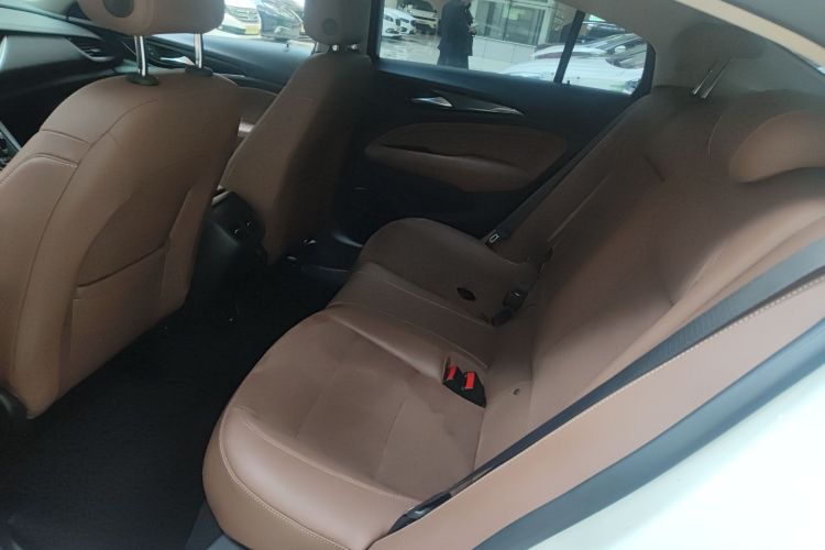 别克 君威 2017款 28T 尊享型中控内饰21