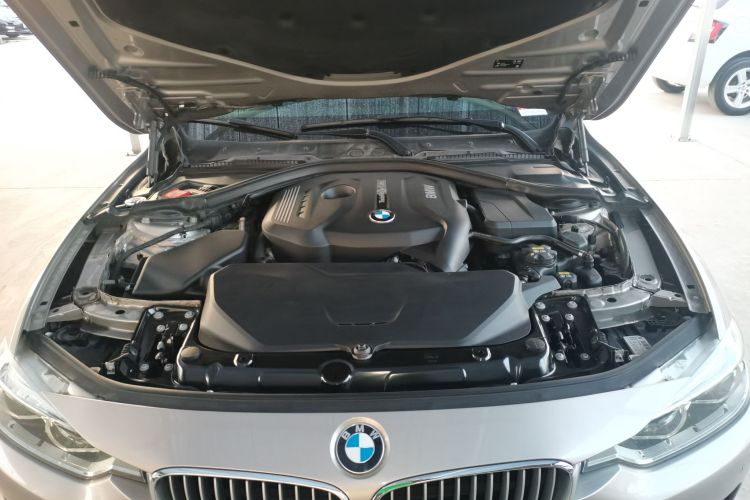 宝马3系 2018款 320Li 时尚型机舱底盘24