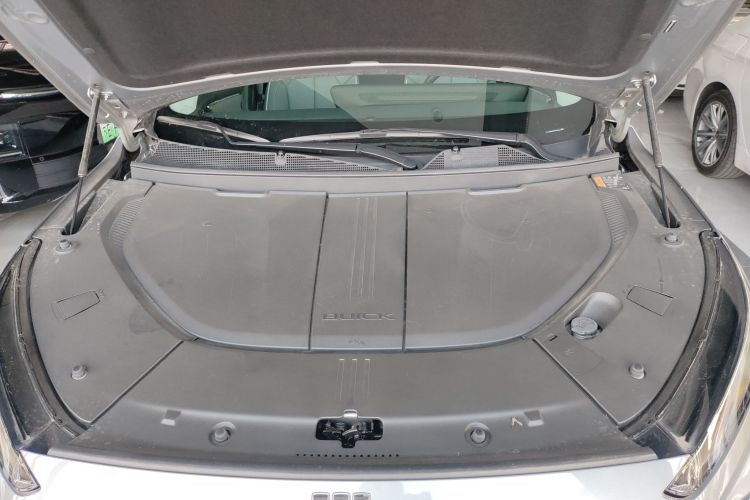 别克E5 2023款 臻享标准续航版机舱底盘24